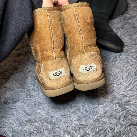 2 Pairs of UGG Boots - Picture 6 of 14